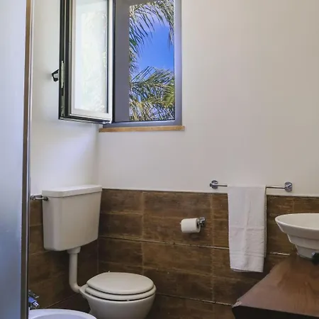 Lägenhet Giallo Mit Schwimmbad Und Meerblick By Interhome *